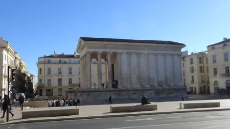 Nîmes