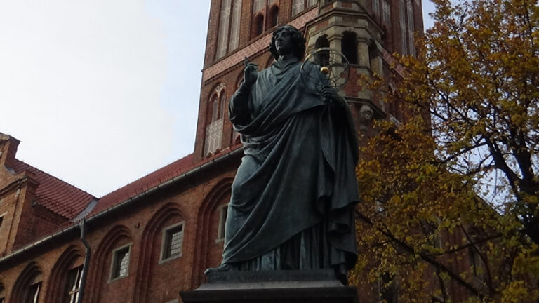 #727 : Rendre visite à Copernic à Toruń