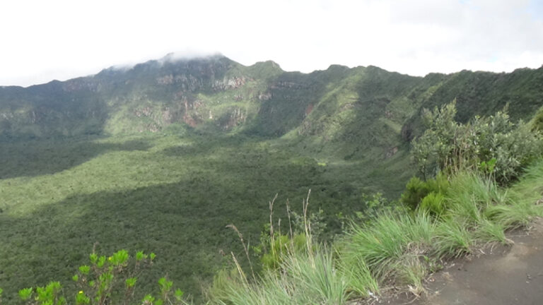 #865 : Atteindre le sommet du volcan Longonot