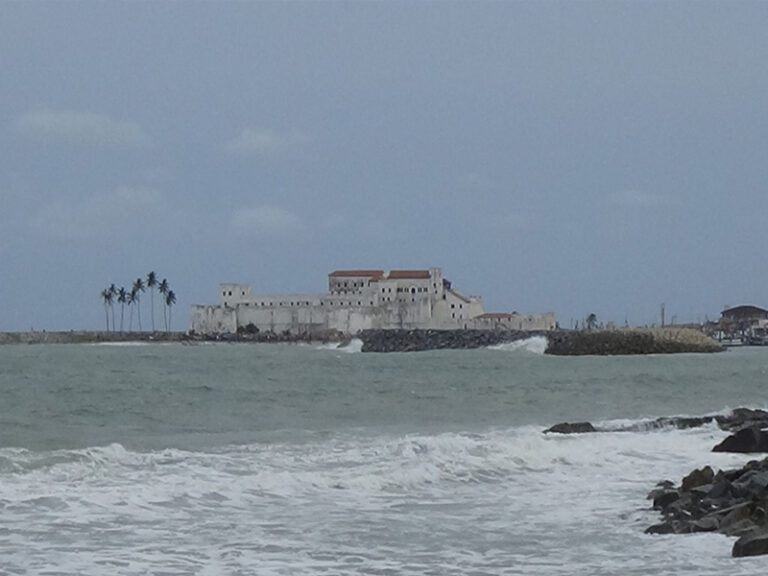 #1006 : Visiter le fort d’Elmina, le cœur de pierre de la Côte d’Or